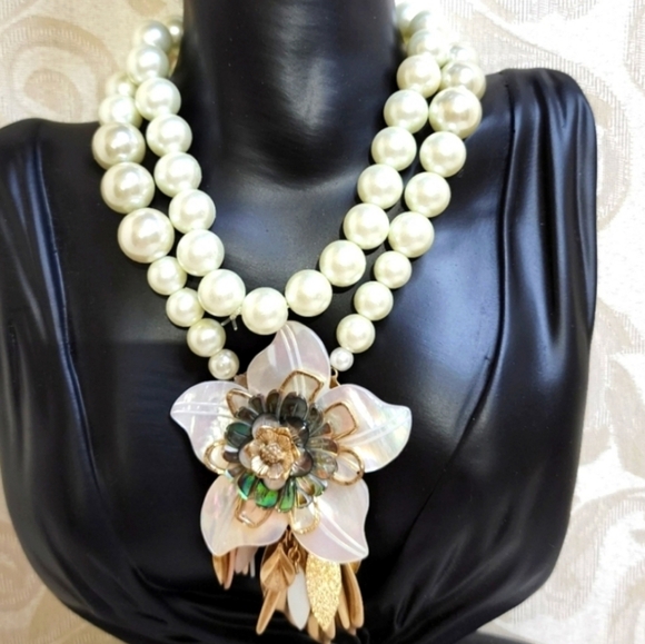 Vintage 70s Statement Runway Necklace Faux Glass Pearls Abalone MOP Flower Rare - Picture 8 of 8